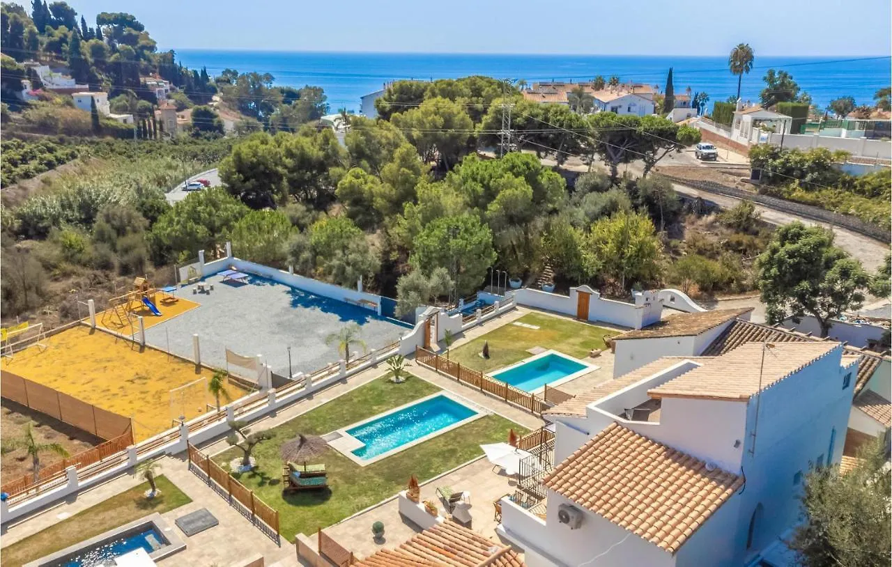Awesome Home In Mezquitilla With Kitchen Holiday home