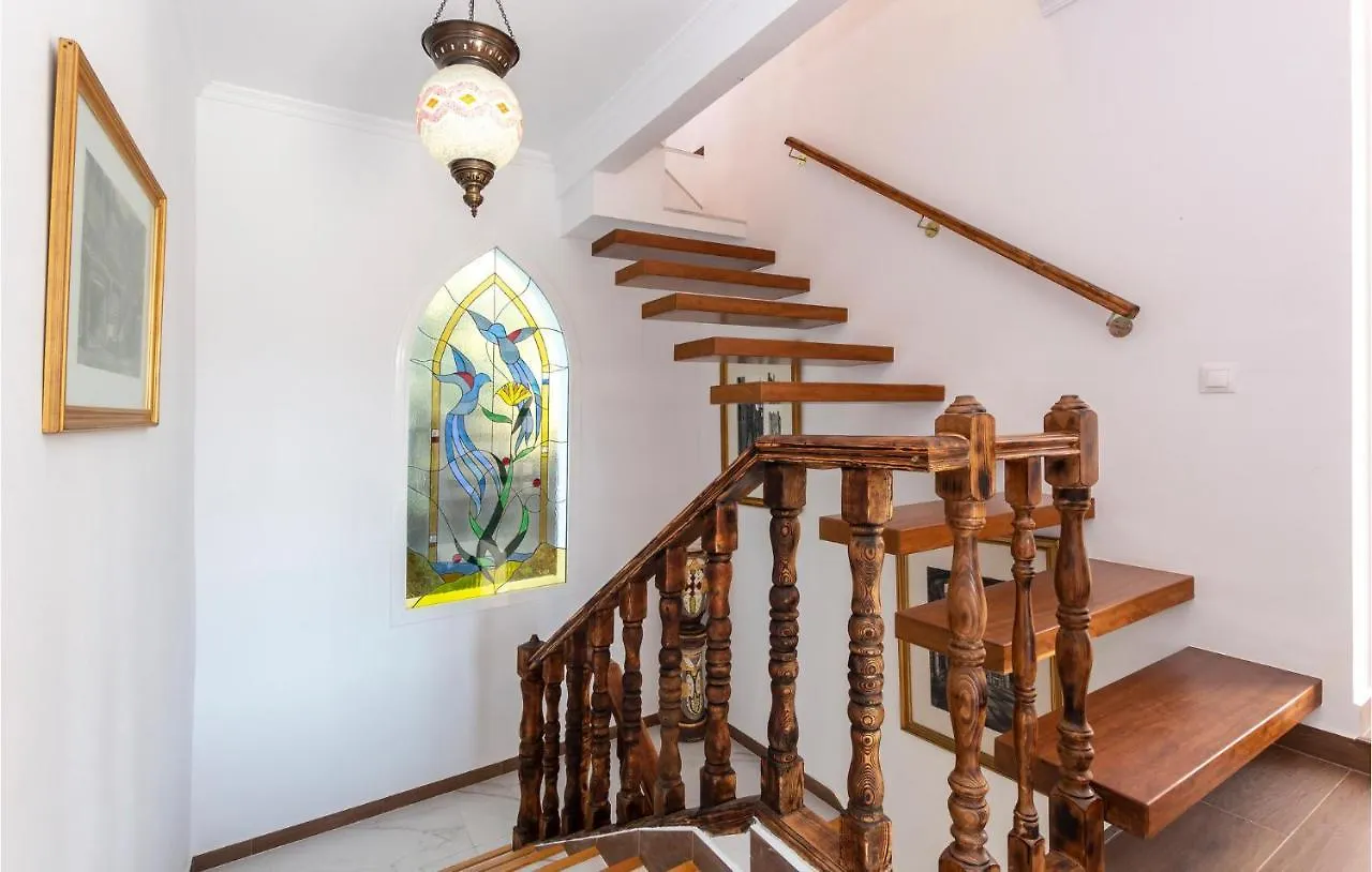 Awesome Home In Mezquitilla With Kitchen
