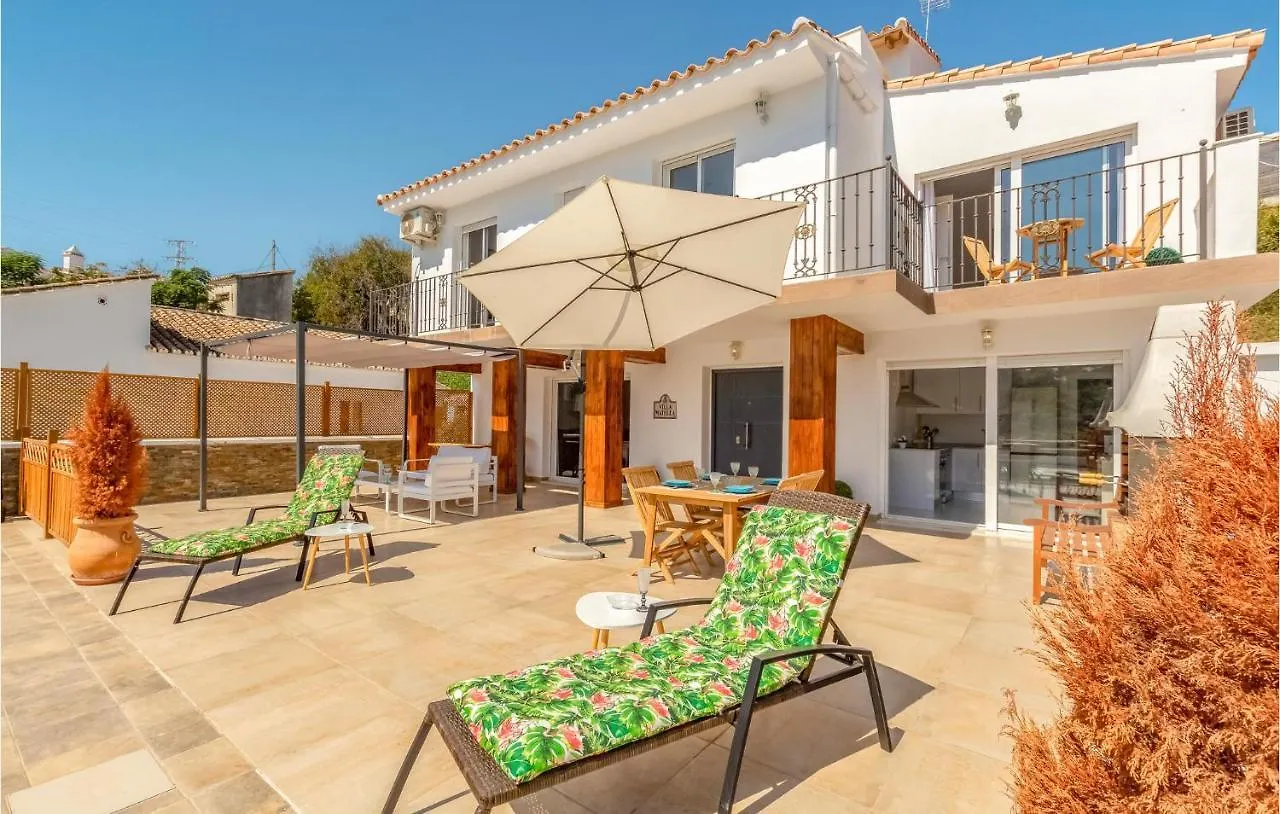 Holiday home Awesome Home In Mezquitilla With Kitchen