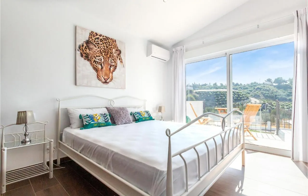 Awesome Home In Mezquitilla With Kitchen